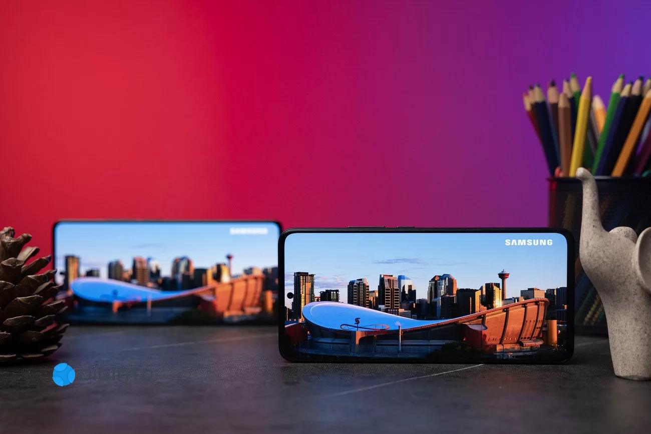 پوکو F5 در کنار پوکو F5 پرو بررسی پوکو F5