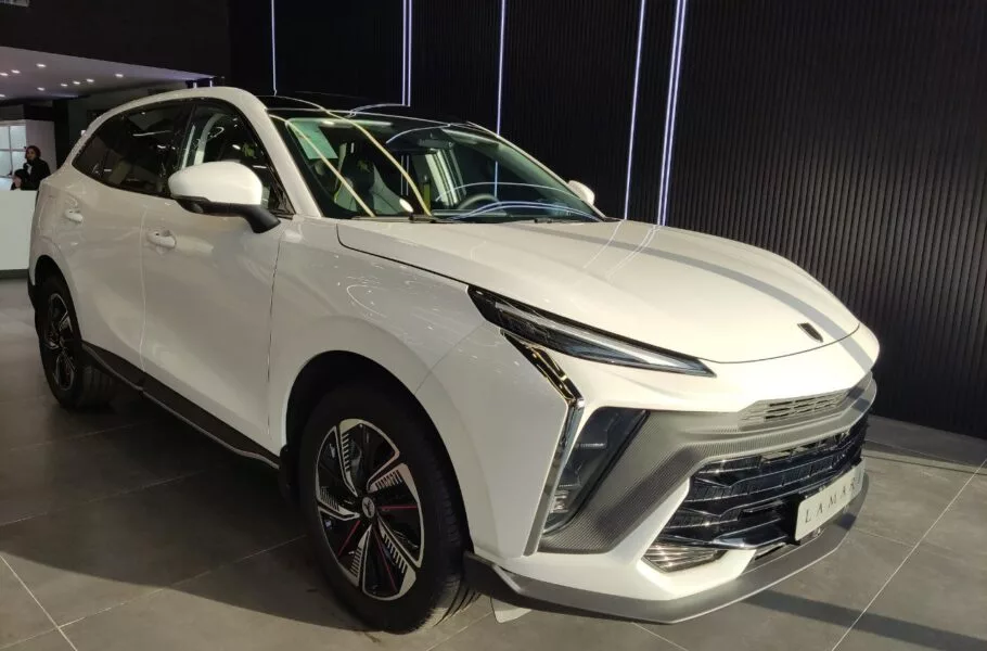 لاماری ایما HEV به طور رسمی رونمایی شد؛ دومین چینی هیبریدی بازار 6 1705757206 641 لاماری ایما HEV به طور رسمی رونمایی شد؛ دومین چینی.webp