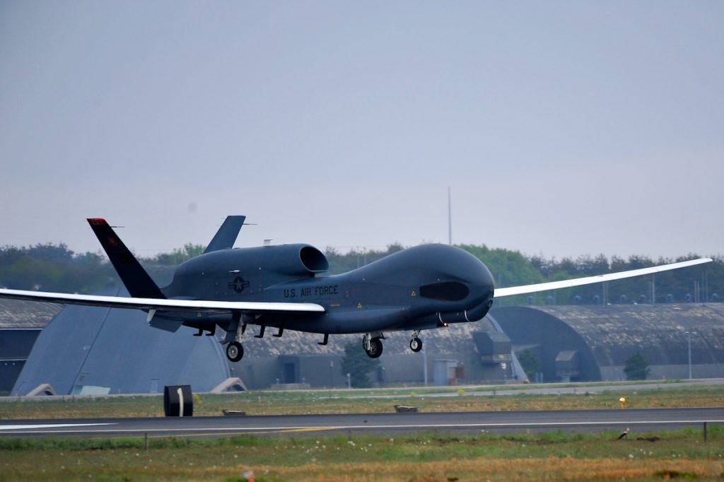 نگاهی به هواپیماهای جاسوسی کشورهای مختلف_آیندگان 27 پهپاد RQ-4 Global Hawk