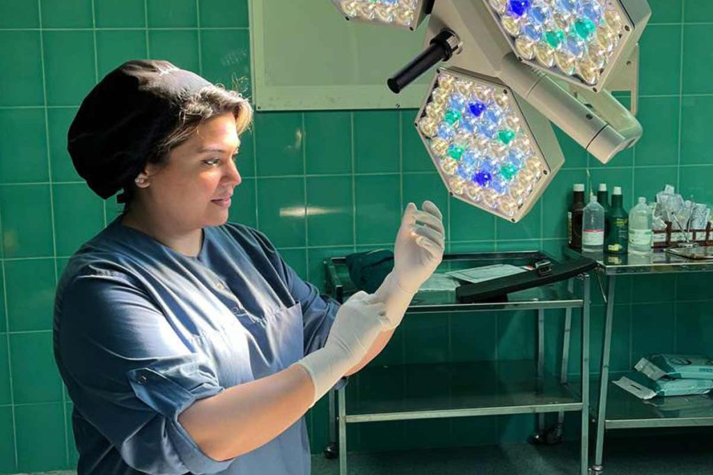 چرا انجام تست پاپ اسمیر برای زنان ضروری است؟ | بررسی تخصصی با دکتر مانا فرحی مهر 5 چرا انجام تست پاپ اسمیر برای زنان ضروری است؟ | بررسی تخصصی با دکتر مانا فرحی مهر