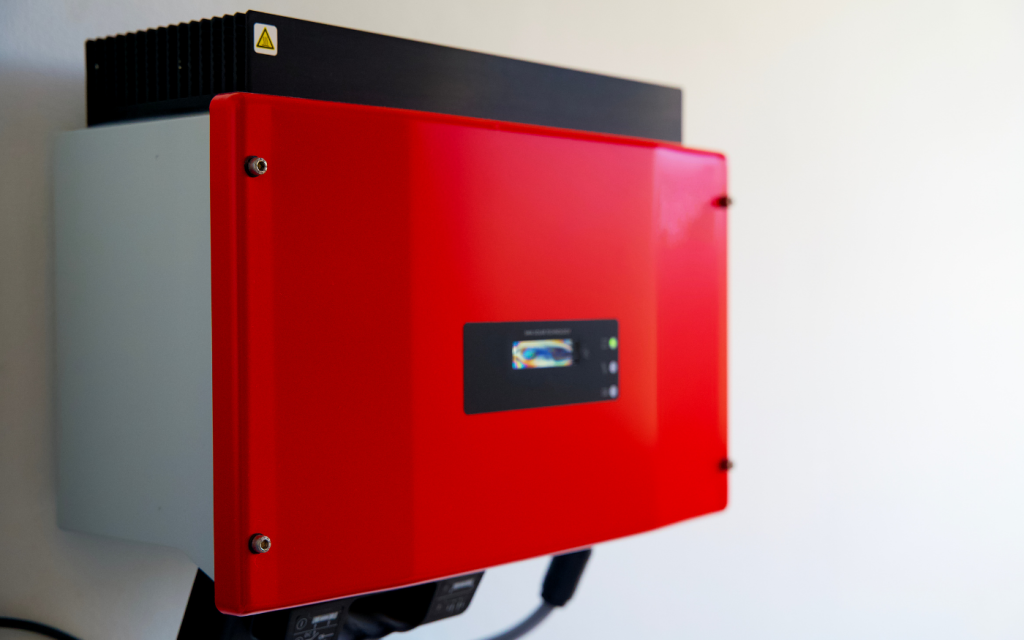  اینورتر خودرو چیست و چرا باید یکی داشته باشید؟