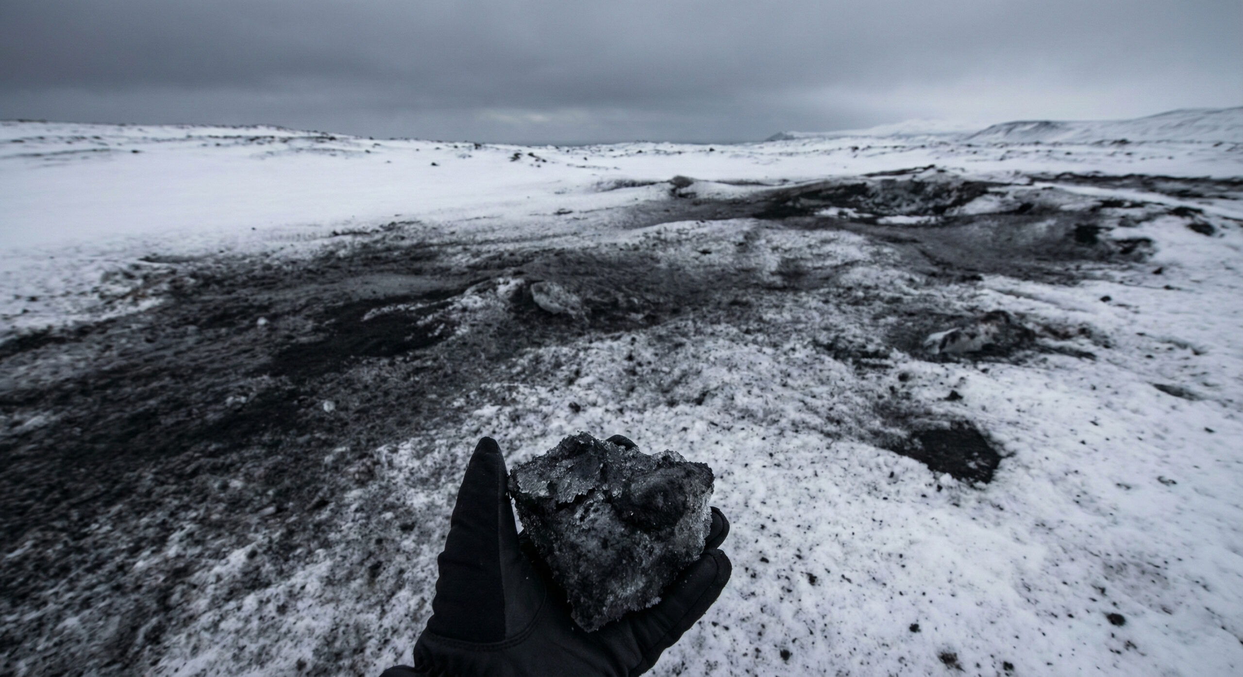تعبیر خواب باریدن برف؛ نشانه ثروت یا غم و اندوه؟_آیندگان 16 برف سیاه