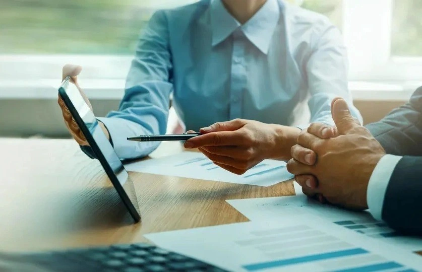 آشنایی با مزایای دریافت خدمات مشاوره منبع های انسانی در سازمان ها_آیندگان 9 دریافت خدمات مشاوره منابع انسانی