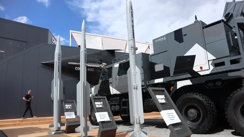 1781405145 611 سیستم پدافند هوایی IRIS T SLS MK4 ساخت آلمان آیندگان.webp