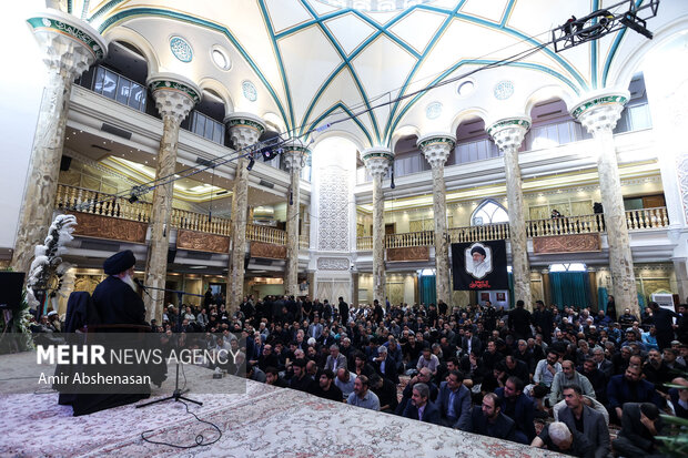 مراسم ترحیم فرزند لطف‌الله فروزنده در مسجد امام صادق برگزار شد