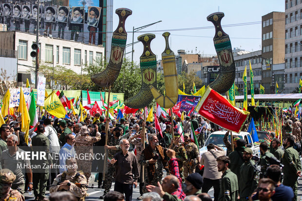 رزمایش ۳۱۳ هزار جان‌باز در تهران برگزار شد