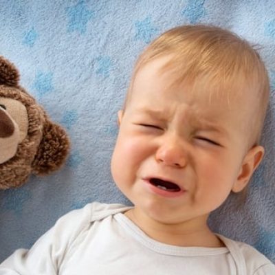 دلایل گریه کردن: ۱۰ دلیل گریه کردن و اشک ریختن