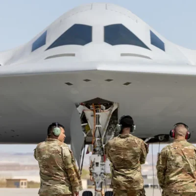 نخستین پرواز دومین بمب‌افکن B-21 Raider