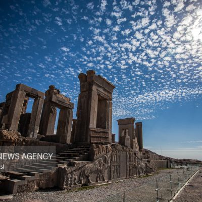 آیندگان_ گروه جامعه چهارم آبان، سالروز ثبت جهانی تخت جمشید، فرصتی برای باز‌خوانی تاریخ یکی از شاخص‌ترین آثار تمدن ایران