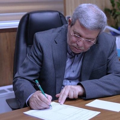 حسینی خانواده ایرانی نباید بماند