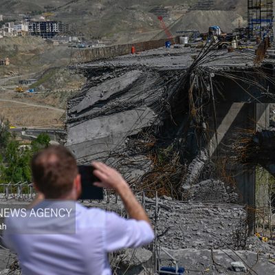 دانشجویان عمران خوارزمی درس خود را درتیجوی پل B۱ کرج برگزار کردند