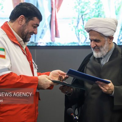 امضای تفاهمنامه همکاری بسیج و هلال احمر برای مدیریت بحران