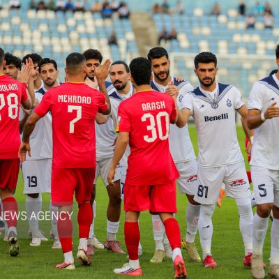 لغو بازی ملوان و تراکتور به کمیته انضباطی ارجاع شد