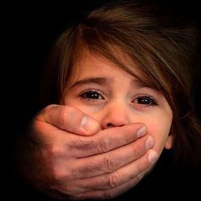 دختر سه‌ساله آمنه پس از ربایی در تهران سالم به آغوش خانواده بازگشت