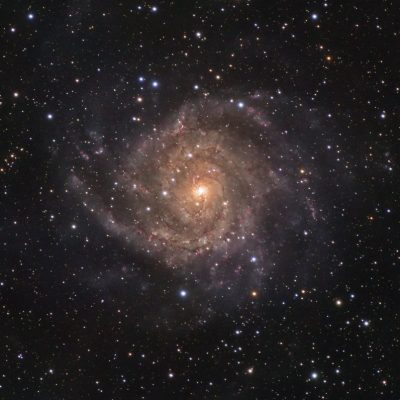 IC 342، کهکشان نهفته در صورت فلکی زرافه