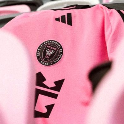 رونمایی از پیراهن صورتی جدید لیونل مسی (عکس)‌