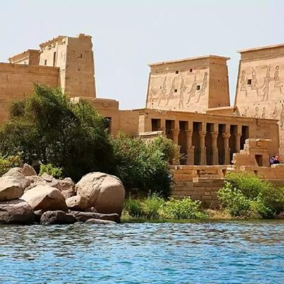 جزیره فیله، به‌عنوان نام فرودگر روزتا انتخاب شد