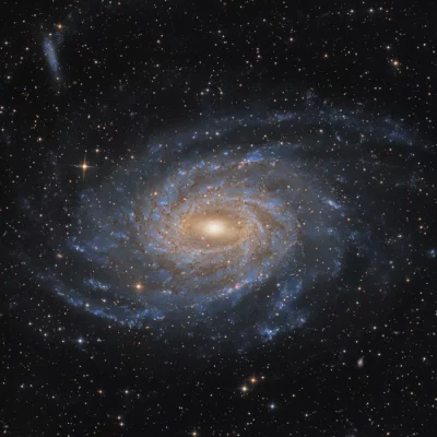 کهکشان مارپیچی NGC 6744