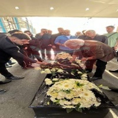 استقبال هنرمندان از پیکر آتیلا پسیانی در فرودگاه