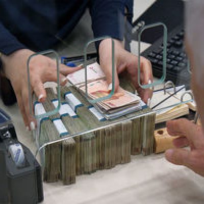 پرداخت وام 600 میلیونی با سود 4 درصد